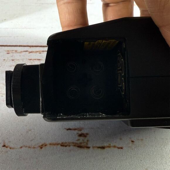 Canon 188A Speedlite Flash for Film Camera with Case - Picture 7 of 7